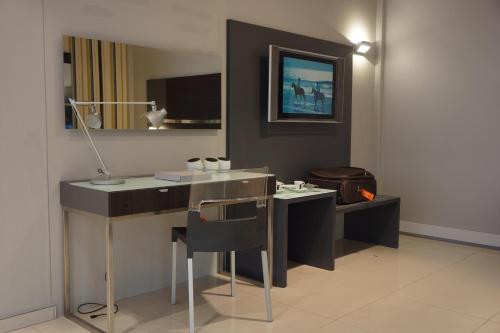 Hotel 2001